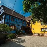 Chambres D'hotes La Maison Bleue Hotel