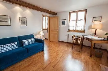 Chambres D'hotes La Maison Bleue Hotell Kurtzenhouse